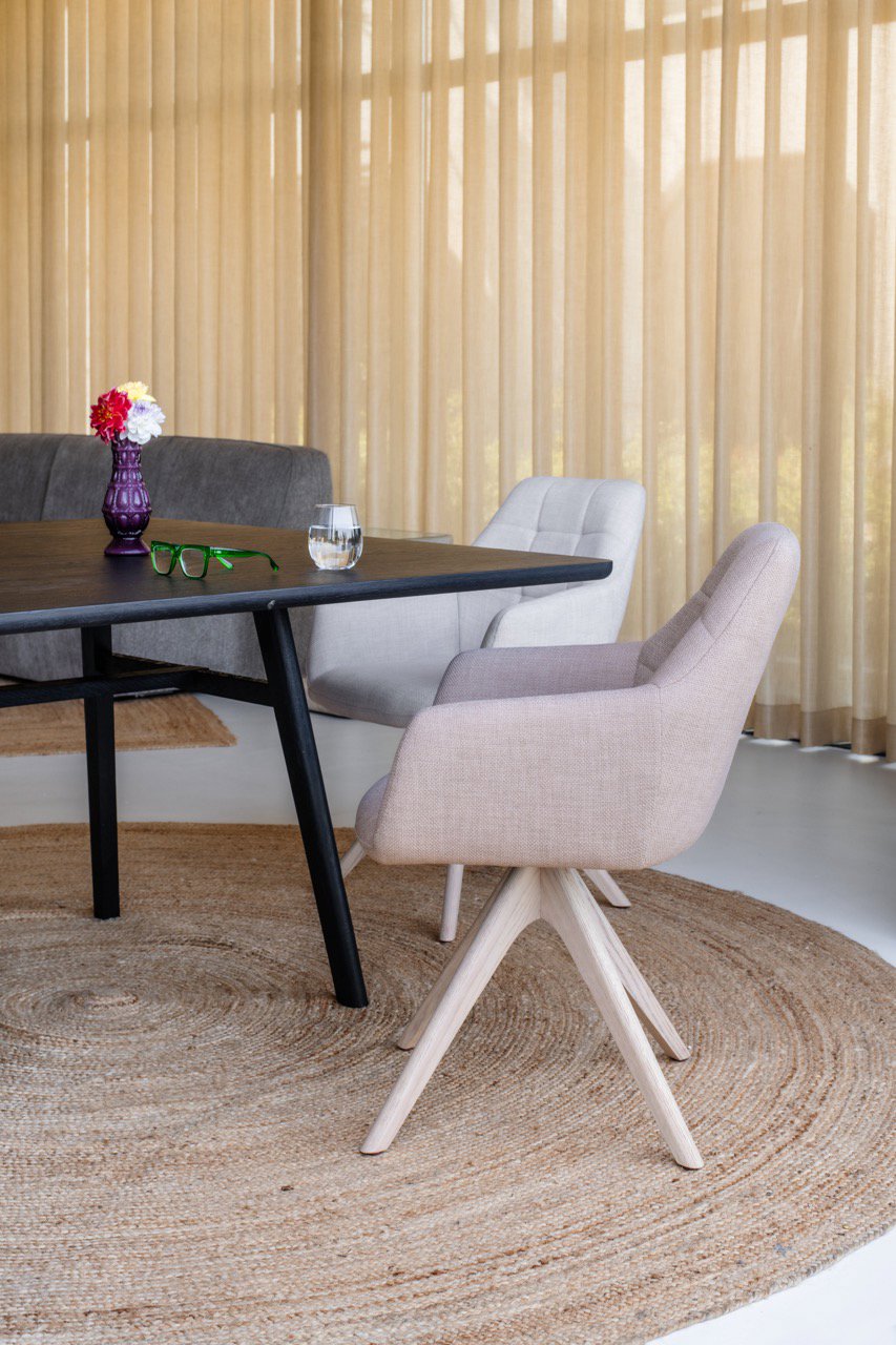 Noto Dining Chair Petal Pink Revolve Oak Bleach