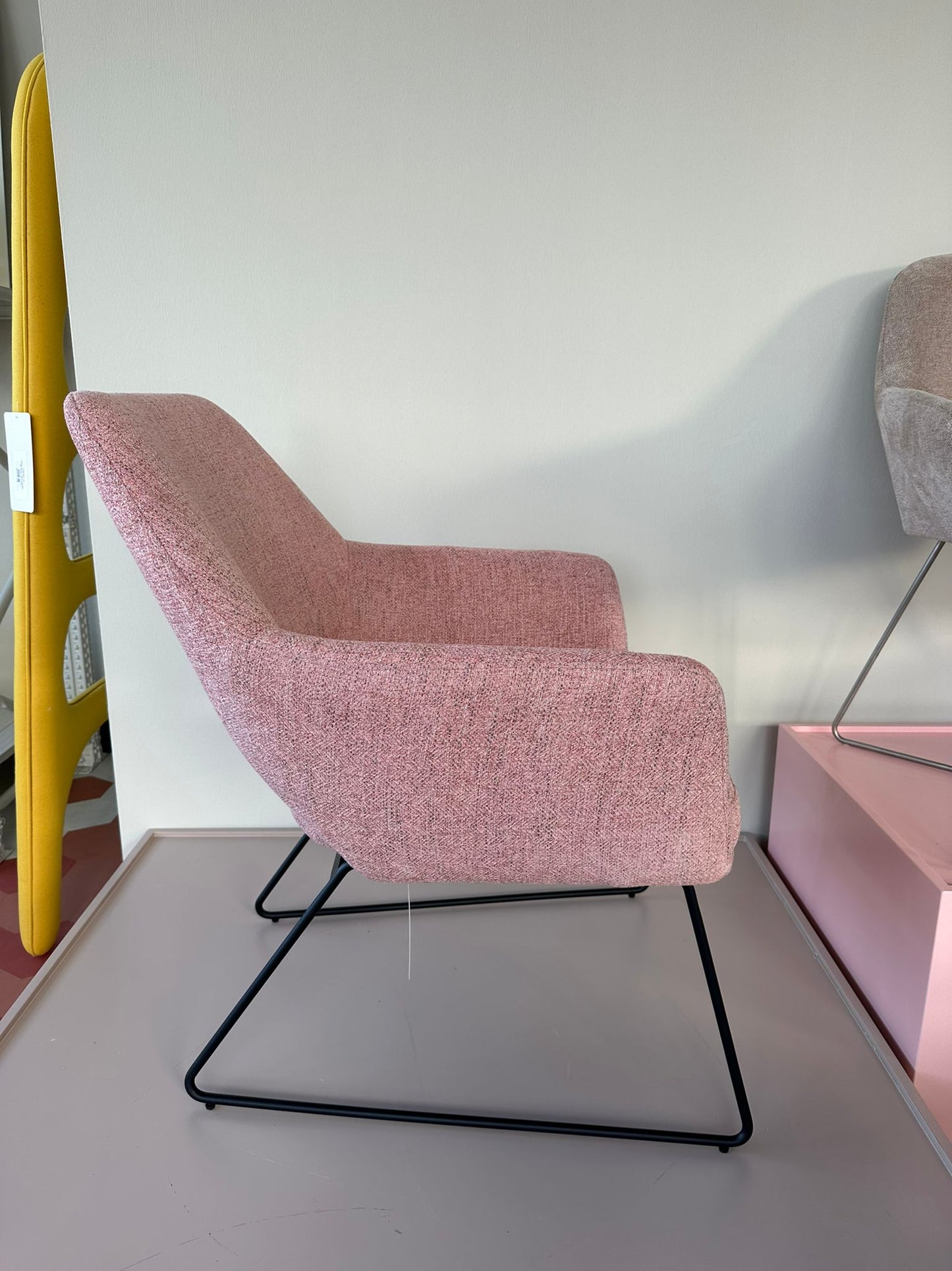 Yanai Fauteuil Pink Punch