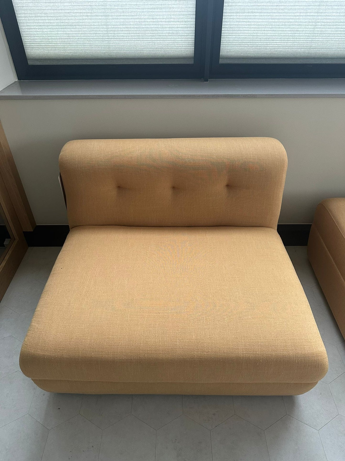 Esan Bank Marigold Middle